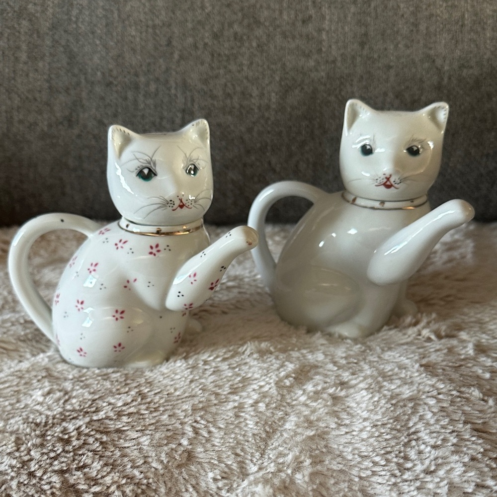 2 Vintage Ceramic Cat Teapot Set - White  and Cream